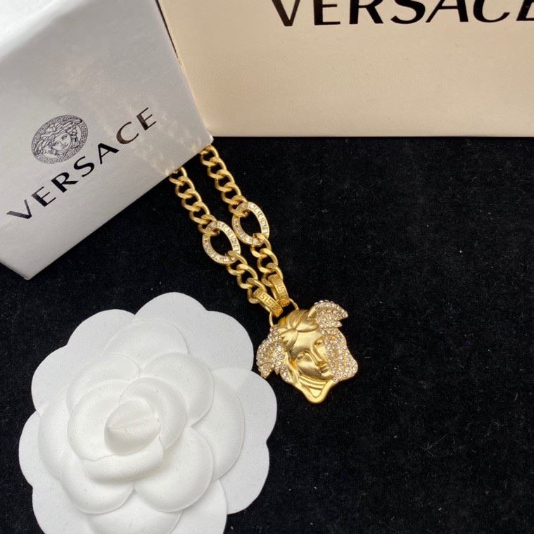 VERSACE